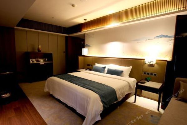 Tianxiachan Hotel (Huanggang)